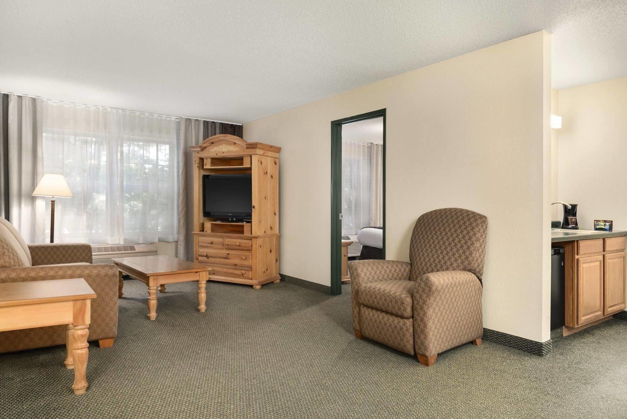 Country Inn & Suites By Radisson, Mason City, Ia Экстерьер фото